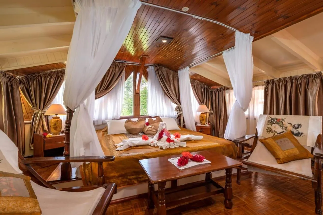 Spacious House With Shared Pool In Machabee