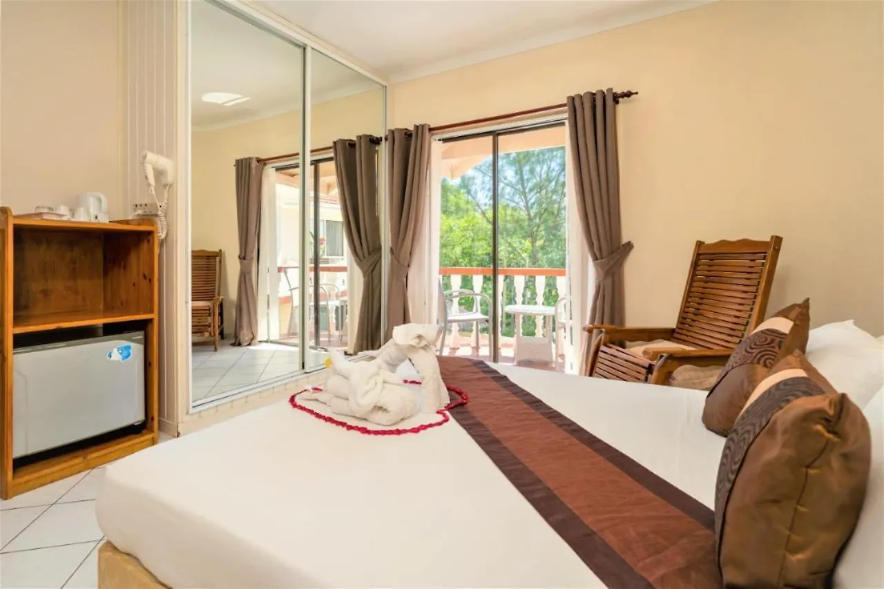 Spacious House With Shared Pool In Machabee Holiday home