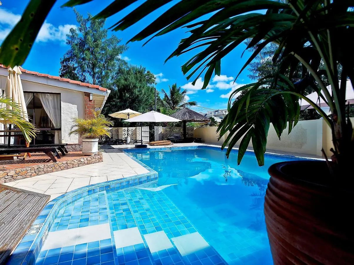 Spacious House With Shared Pool In Machabee contacts