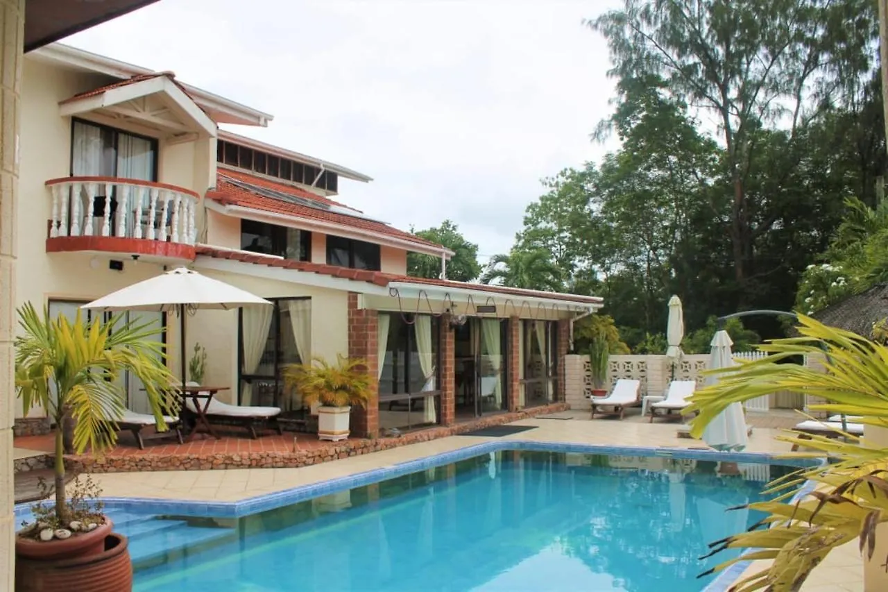 Holiday home Spacious House With Shared Pool In Machabee