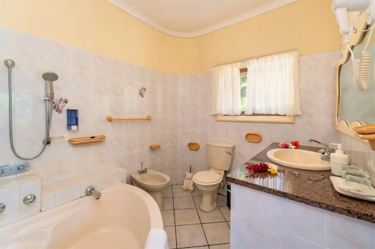 Spacious House With Shared Pool In Machabee Holiday home
