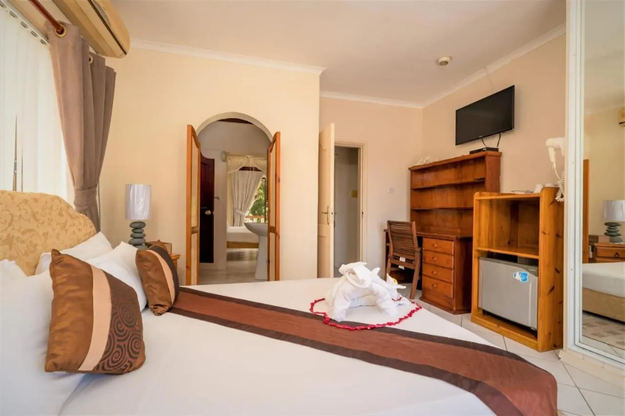 Spacious House With Shared Pool In Machabee 0*,  Seychelles