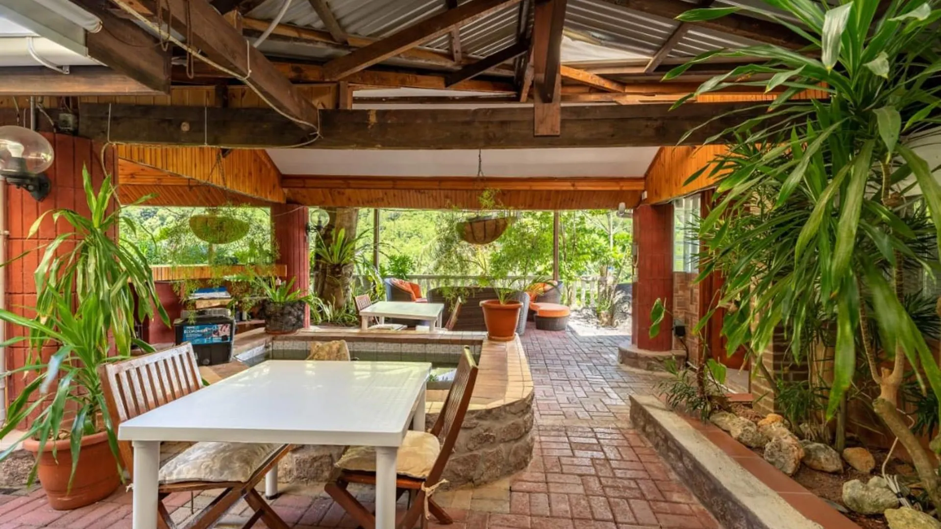Spacious House With Shared Pool In Machabee 0*,  Seychelles
